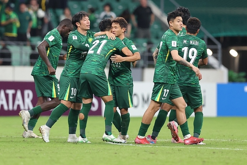 的联赛关键, 将球扑出, 中前场则由